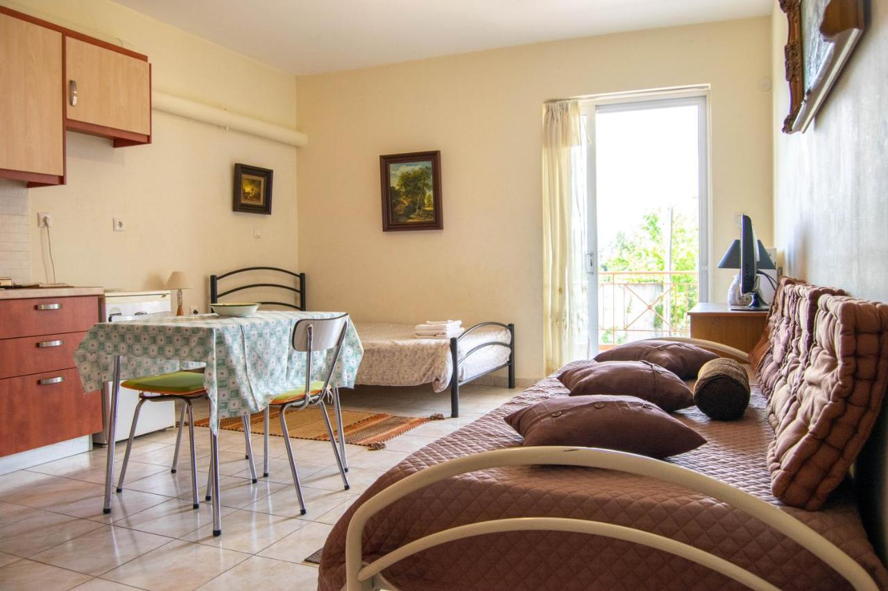 Gallery Suites "Athina" Mesolóngion Exterior foto